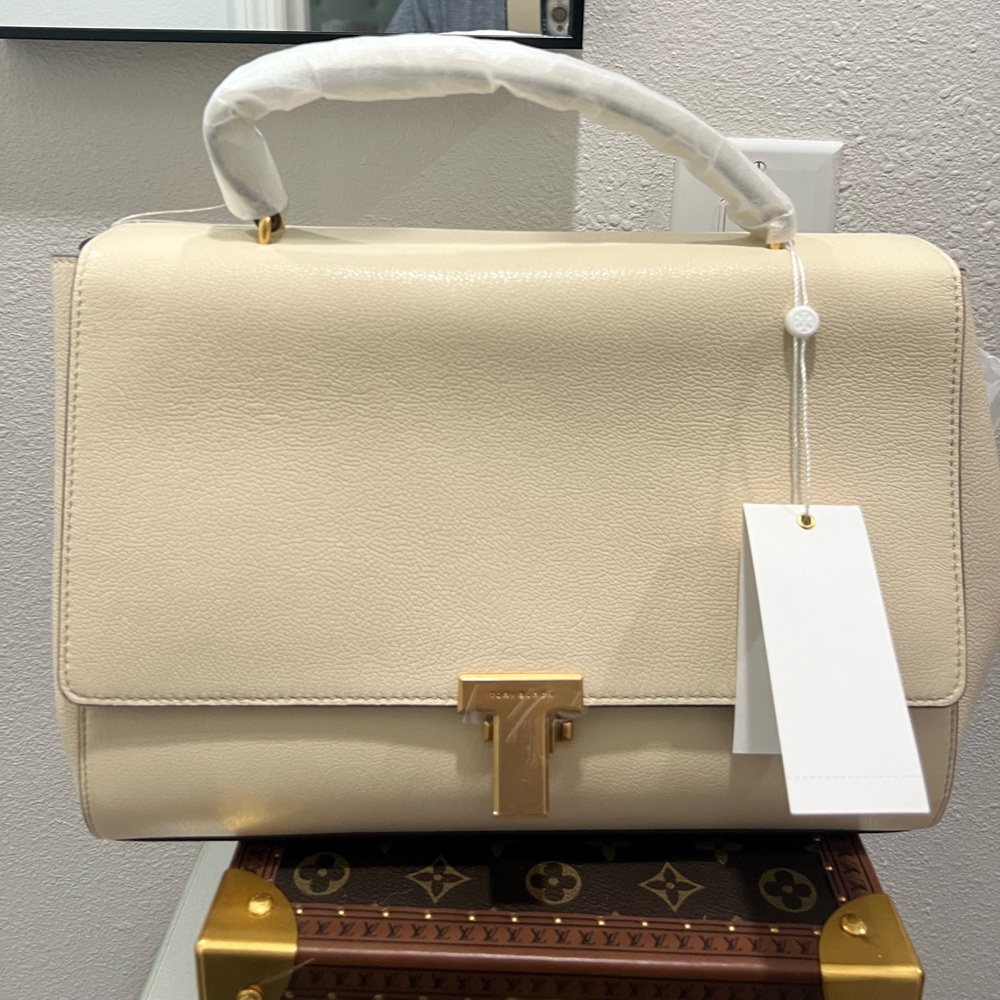 Tory Burch Juliette Satchel Elegant Cream Handbag. Brown interior, gold hardware